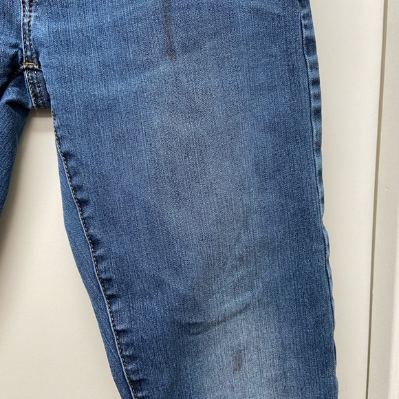 American Eagle Jeans - Picture 2 of 6